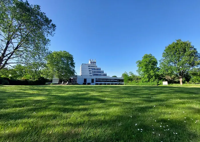 Heinrich Pesch Hotel